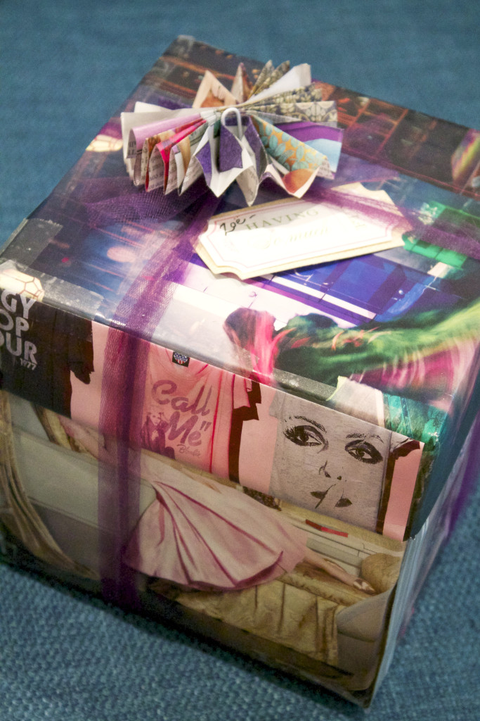 holiday_hack_wrapping_paper_diy