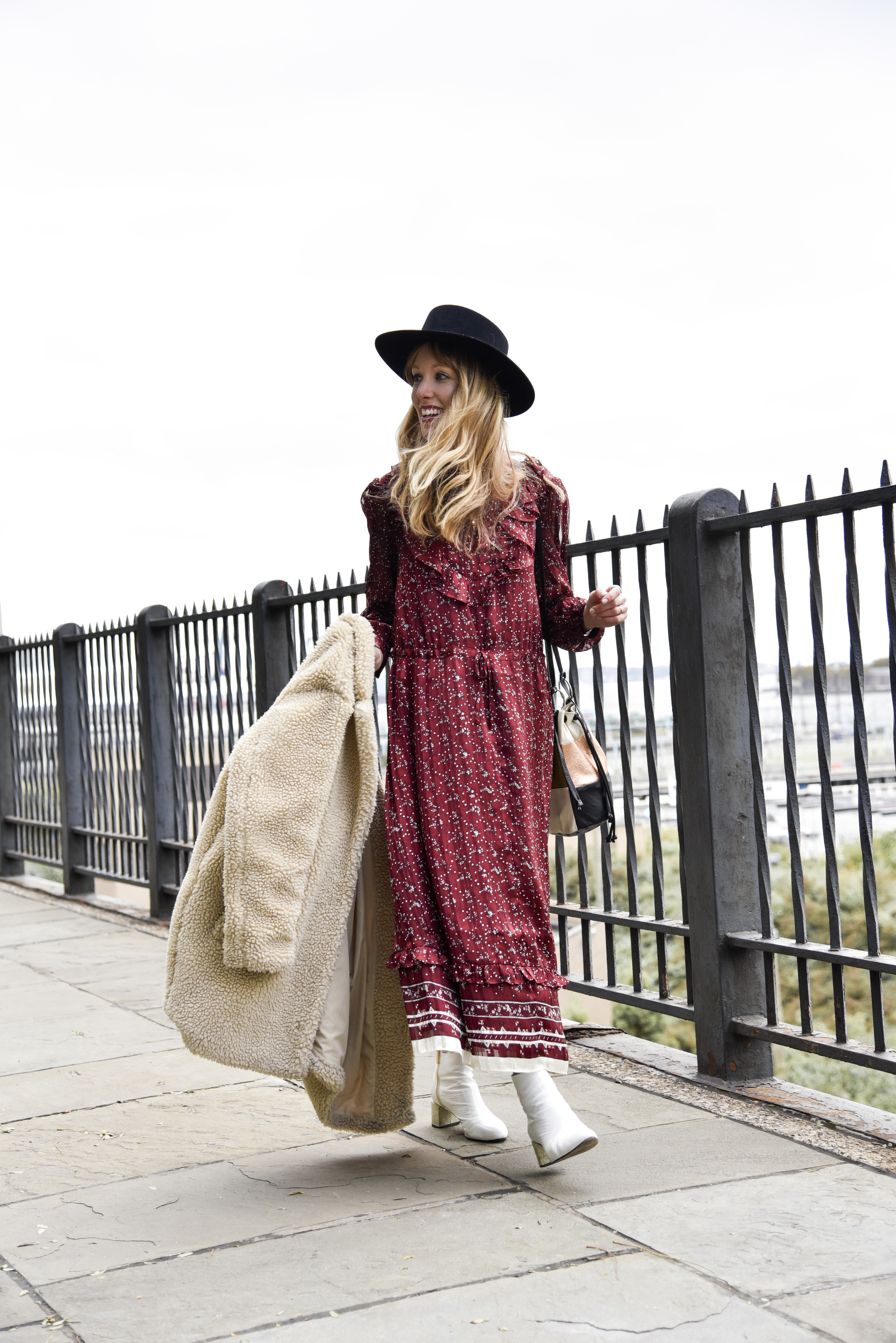 https://thenewyorkstylist.com/wp-content/uploads/2018/11/thenewyorkstylist-and-other-stories-fall-maxi-dress-3_MRS.jpg